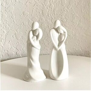 Porcelain Figurines Circle Of Love And Loving Embrace - Set Of 2